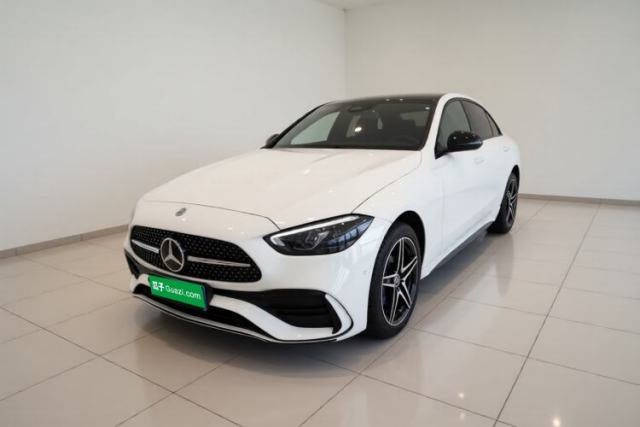 Ojetý Mercedes-Benz C-Class 2025 C 260 L Obsidian Night Sport Edition