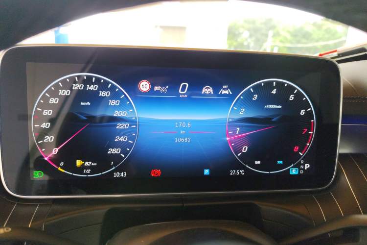Used Mercedes-Benz C-Class 2025 C 260 L Obsidian Night Sport Edition Instrument Cluster