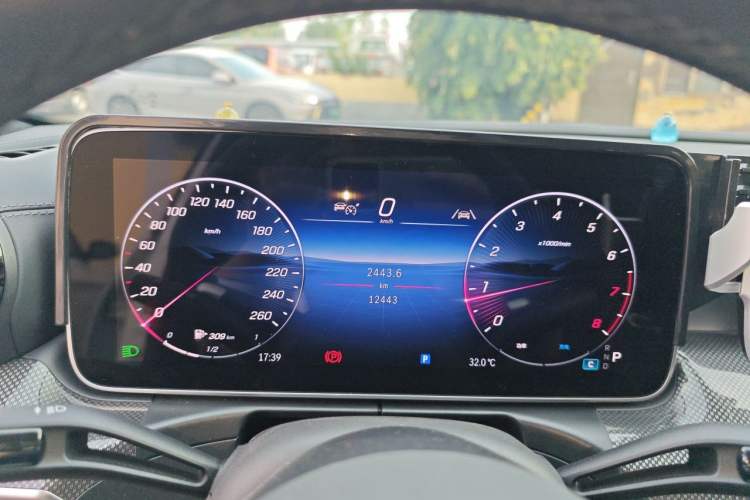 Used Mercedes-Benz C-Class 2025 C 260 L Obsidian Night Sport Edition Instrument Cluster