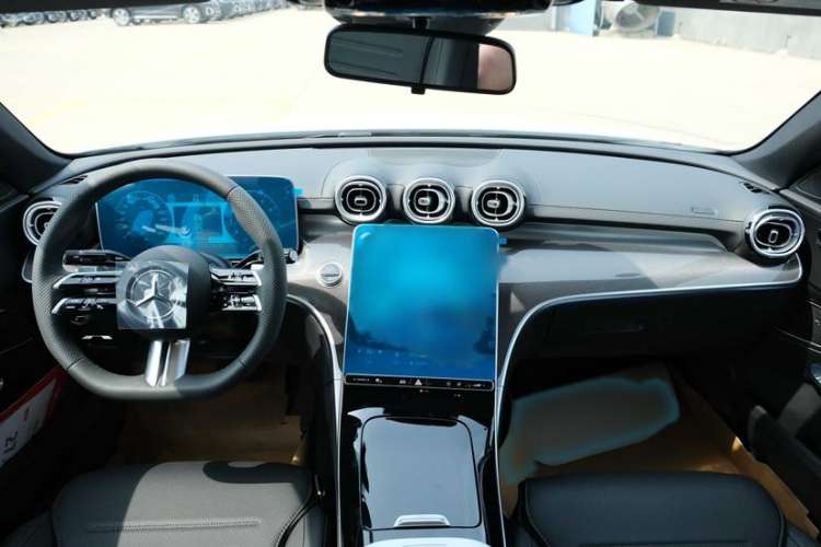 Used Mercedes-Benz C-Class 2025 C 260 L Interior 1