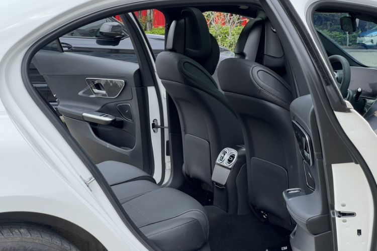 Used Mercedes-Benz C-Class 2025 Facelift C 260 L Sport Edition Interior 10