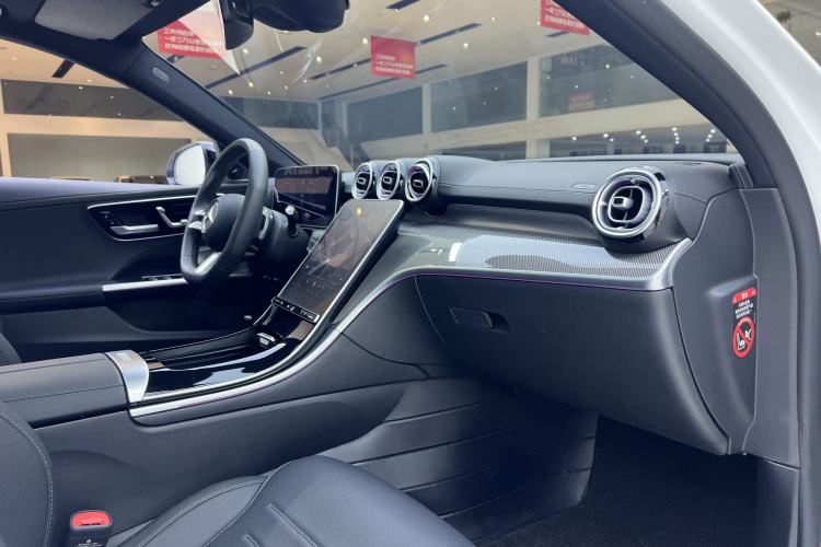 Used Mercedes-Benz C-Class 2025 C 260 L Obsidian Night Sport Edition Interior 11