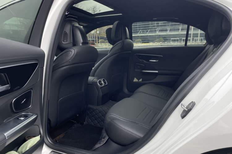 Used Mercedes-Benz C-Class 2025 Refresh C 200 L Sport Edition Interior 3