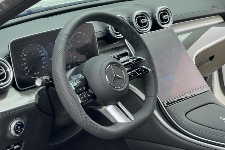 Used Mercedes-Benz C-Class 2025 Facelift C 260 L Sport Edition Interior 3