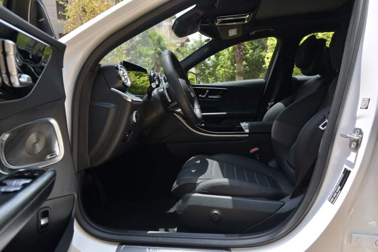 Used Mercedes-Benz C-Class 2025 C 260 L Obsidian Night Sport Edition Interior 3