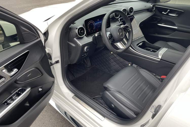Used Mercedes-Benz C-Class 2025 Refresh C 200 L Sport Edition Interior 4