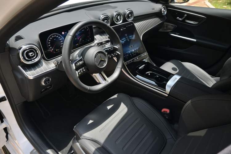 Used Mercedes-Benz C-Class 2025 C 260 L Obsidian Night Sport Edition Interior 4