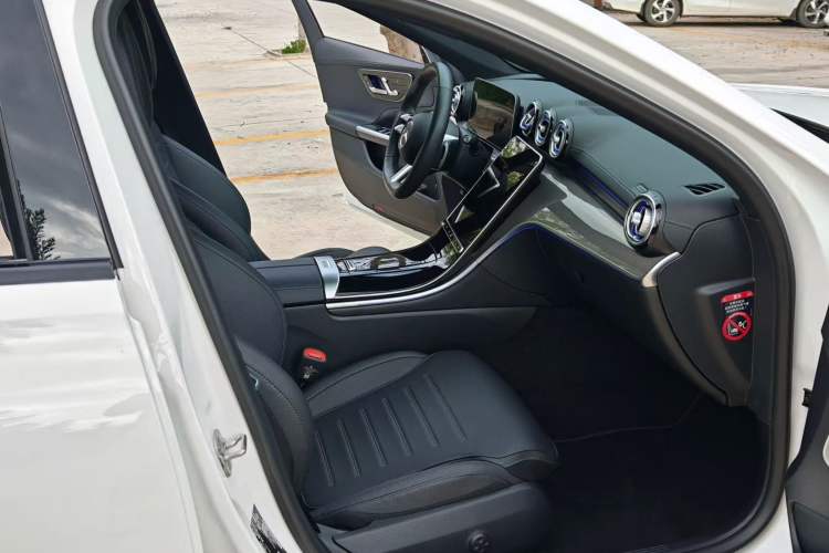 Used Mercedes-Benz C-Class 2025 C 260 L Obsidian Night Sport Edition Interior 4