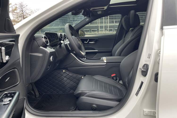 Used Mercedes-Benz C-Class 2025 Refresh C 200 L Sport Edition Interior 5