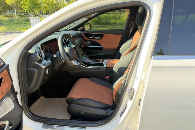 Used Mercedes-Benz C-Class 2025 Facelift C 260 L Sport Edition Interior 5
