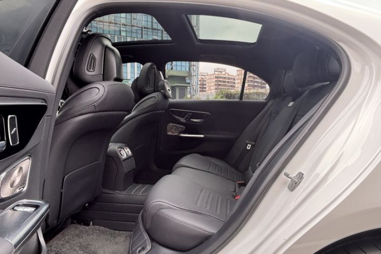 Used Mercedes-Benz C-Class 2025 Refresh C 260 L Night Edition Sports Version Interior 5