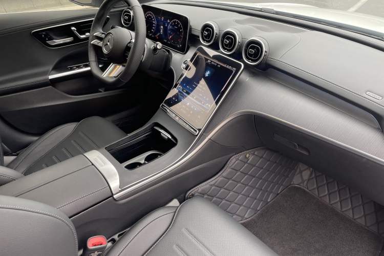 Used Mercedes-Benz C-Class 2025 Refresh C 200 L Sport Edition Interior 6