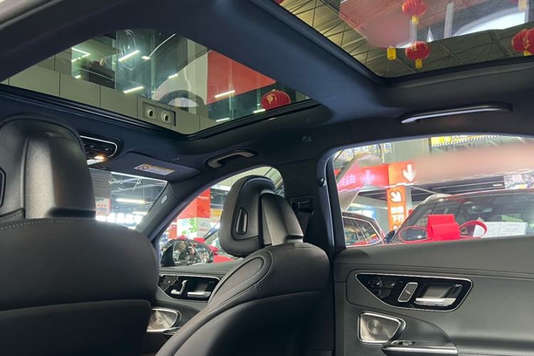Used Mercedes-Benz C-Class 2025 C 260 L Obsidian Night Sport Edition Interior 6