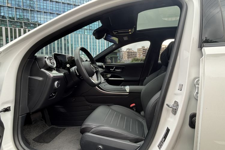 Used Mercedes-Benz C-Class 2025 Refresh C 260 L Night Edition Sports Version Interior 6
