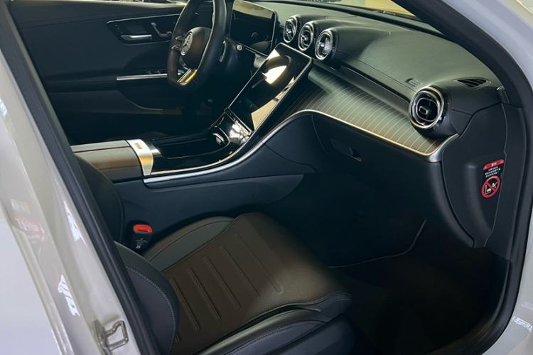 Used Mercedes-Benz C-Class 2025 C 260 L Obsidian Night Sport Edition Interior 7