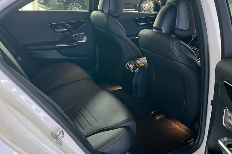 Used Mercedes-Benz C-Class 2025 C 260 L Obsidian Night Sport Edition Interior 8