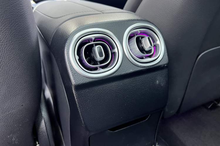 Used Mercedes-Benz C-Class 2025 C 260 L Obsidian Night Sport Edition Interior 9