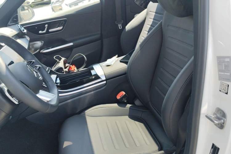 Used Mercedes-Benz C-Class 2025 C 260 L Obsidian Night Sport Edition Left Front Seat