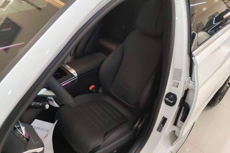 Used Mercedes-Benz C-Class 2025 Facelift C 260 L Sport Edition Left Front Seat