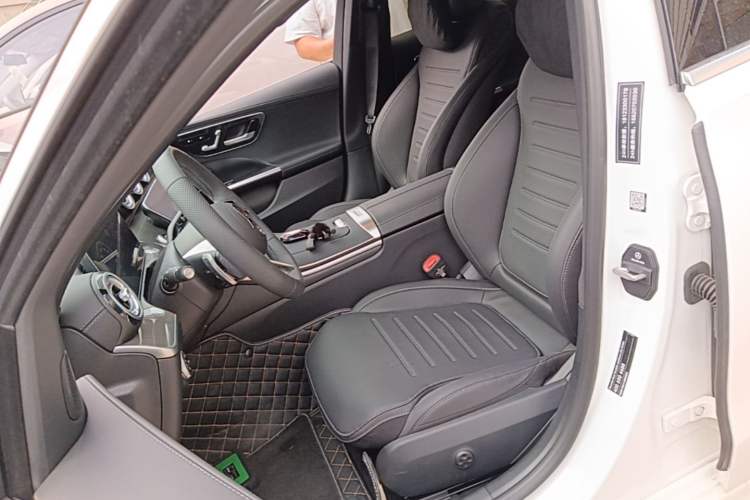 Used Mercedes-Benz C-Class 2025 Facelift C 260 L Sport Edition Left Front Seat