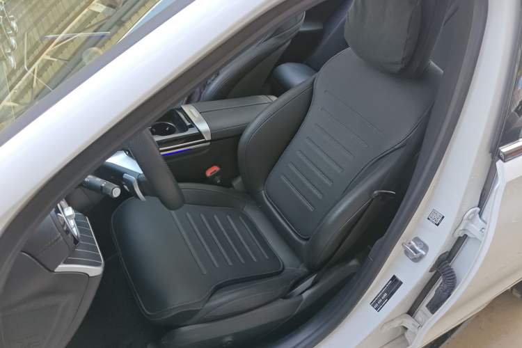 Used Mercedes-Benz C-Class 2025 C 260 L Obsidian Night Sport Edition Left Front Seat