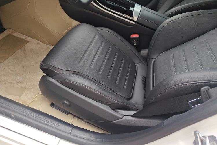Used Mercedes-Benz C-Class 2025 C 260 L Sport Edition Left Front Seat