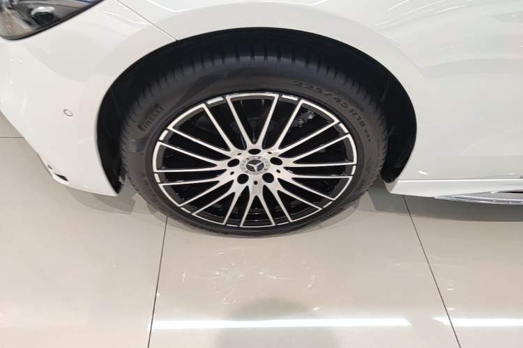 Used Mercedes-Benz C-Class 2025 Facelift C 260 L Sport Edition Left Front Wheel Hub