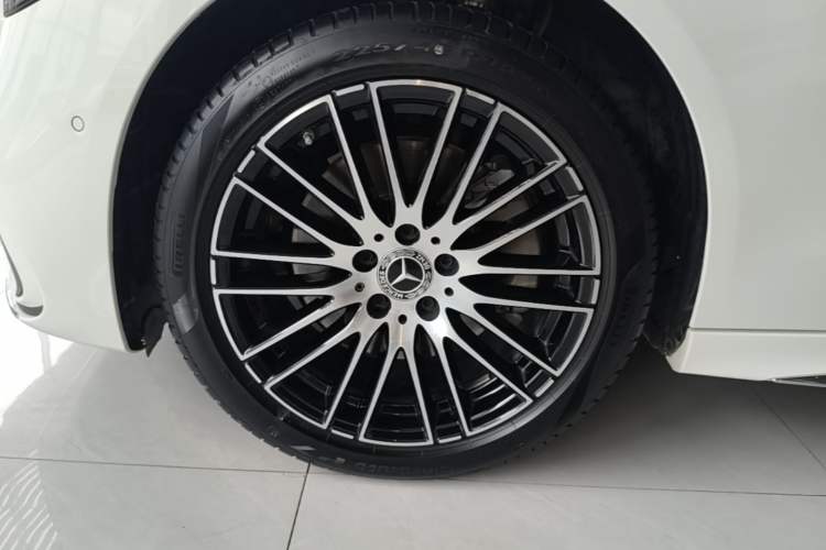 Used Mercedes-Benz C-Class 2025 Facelift C 260 L Sport Edition Left Front Wheel Hub