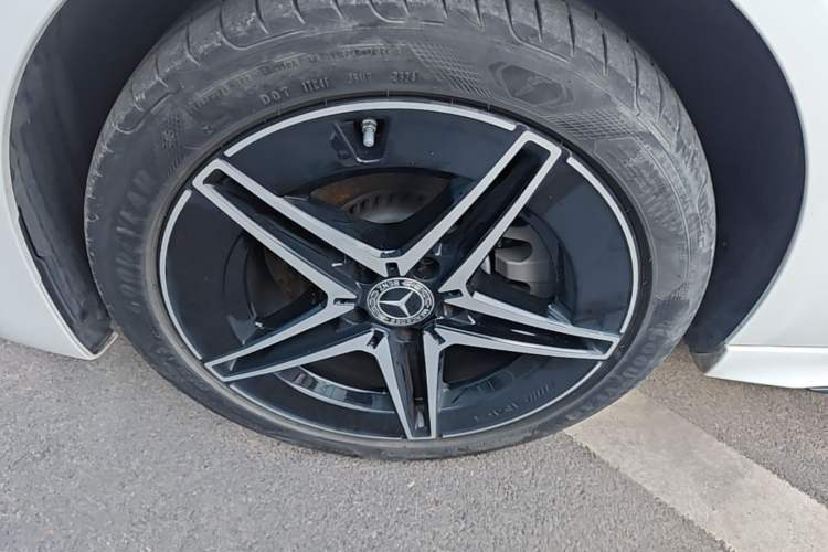 Used Mercedes-Benz C-Class 2025 C 260 L Obsidian Night Sport Edition Left Front Wheel Hub