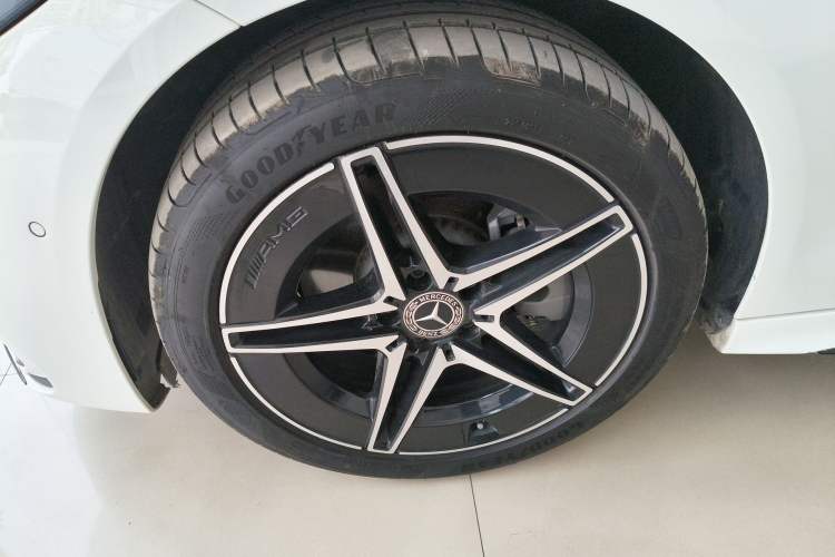 Used Mercedes-Benz C-Class 2025 C 260 L Obsidian Night Sport Edition Left Front Wheel Hub