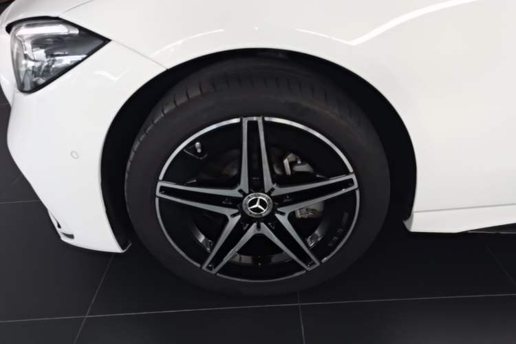 Used Mercedes-Benz C-Class 2025 C 260 L Obsidian Night Sport Edition Left Front Wheel Hub