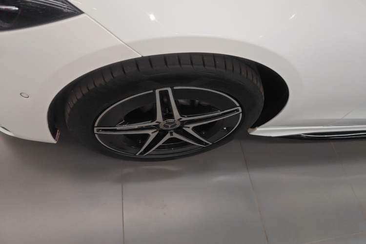 Used Mercedes-Benz C-Class 2025 C 260 L Obsidian Night Sport Edition Left Front Wheel Hub