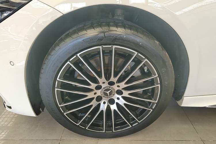 Used Mercedes-Benz C-Class 2025 C 260 L Sport Edition Left Front Wheel Hub