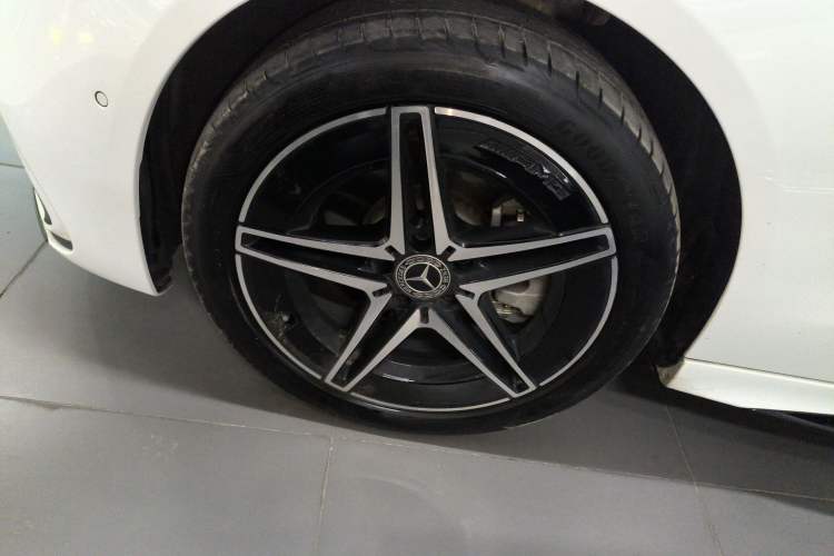 Used Mercedes-Benz C-Class 2025 C 260 L Obsidian Night Sport Edition Left Front Wheel Hub