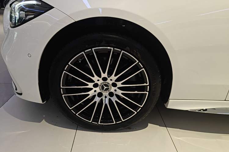 Used Mercedes-Benz C-Class 2025 C 260 L Sport Edition Left Front Wheel Hub
