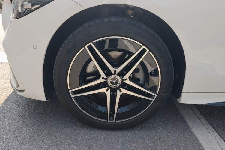 Used Mercedes-Benz C-Class 2025 C 260 L Obsidian Night Sport Edition Left Front Wheel Hub