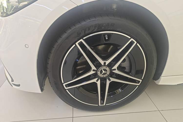 Used Mercedes-Benz C-Class 2025 C 260 L Obsidian Night Sport Edition Left Front Wheel Hub