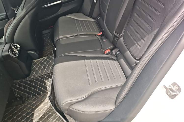 Used Mercedes-Benz C-Class 2025 Facelift C 260 L Sport Edition Left Rear Seat