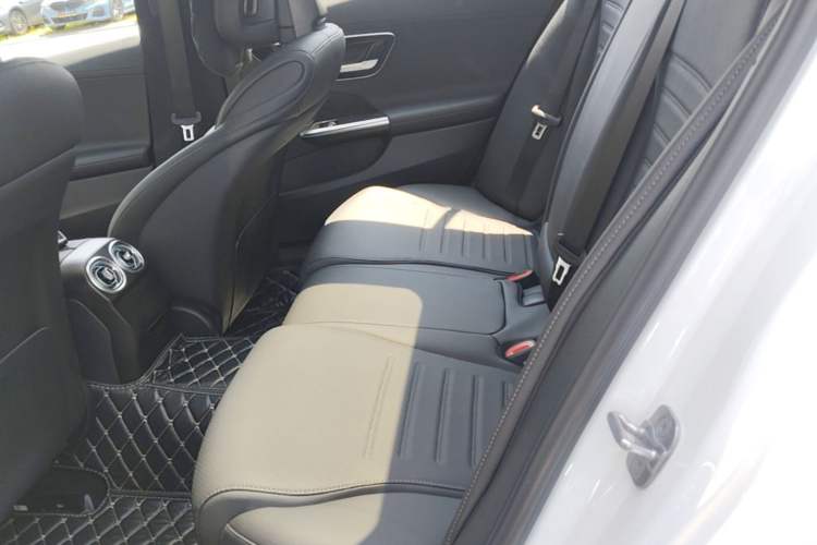 Used Mercedes-Benz C-Class 2025 C 260 L Obsidian Night Sport Edition Left Rear Seat