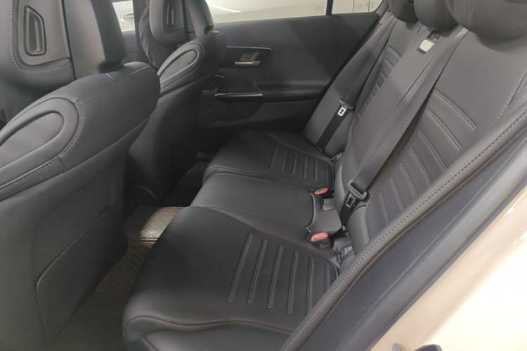 Used Mercedes-Benz C-Class 2025 Facelift C 260 L Sport Edition Left Rear Seat