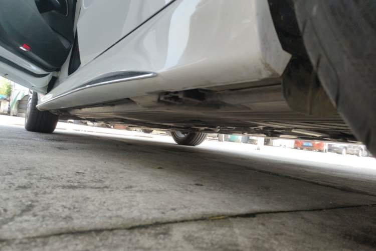 Used Mercedes-Benz C-Class 2025 Refresh C 200 L Sport Edition Left Side Sill