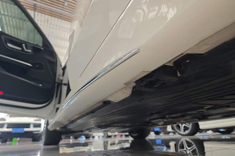 Used Mercedes-Benz C-Class 2025 Facelift C 260 L Sport Edition Left Side Sill