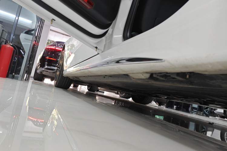 Used Mercedes-Benz C-Class 2025 C 260 L Sport Edition Left Side Sill