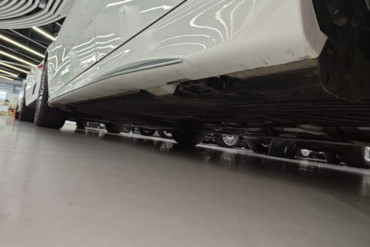 Used Mercedes-Benz C-Class 2025 Facelift C 260 L Sport Edition Left Side Sill