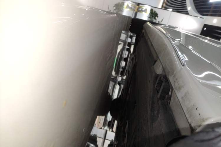 Used Mercedes-Benz C-Class 2025 C 200 L Sport Edition Left Side Sill