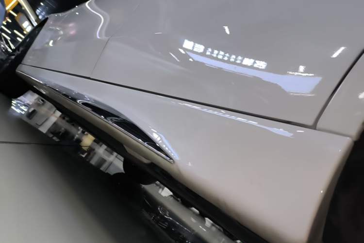 Used Mercedes-Benz C-Class 2025 C 260 L Sport Edition Left Side Sill
