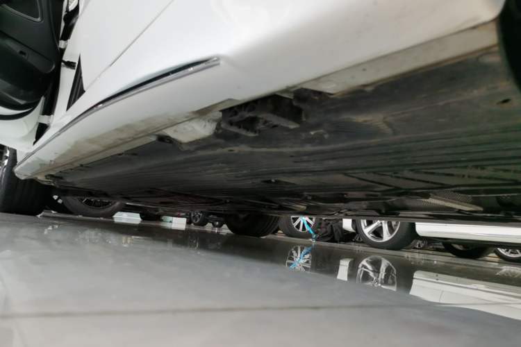Used Mercedes-Benz C-Class 2025 Facelift C 260 L Sport Edition Left Side Sill