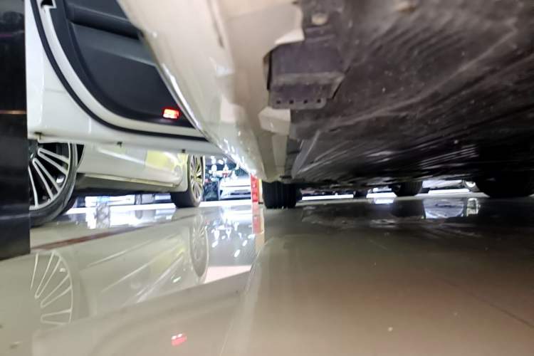 Used Mercedes-Benz C-Class 2025 Refresh C 260 L Night Edition Sports Version Left Side Sill