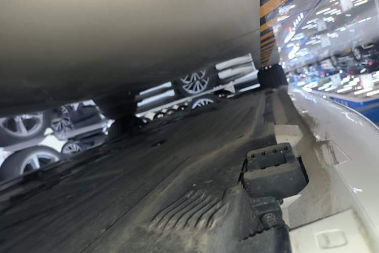 Used Mercedes-Benz C-Class 2025 Facelift C 260 L Sport Edition Left Side Sill