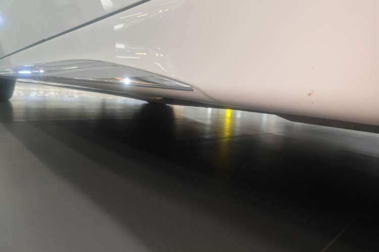Used Mercedes-Benz C-Class 2025 C 260 L Sport Edition Left Side Sill